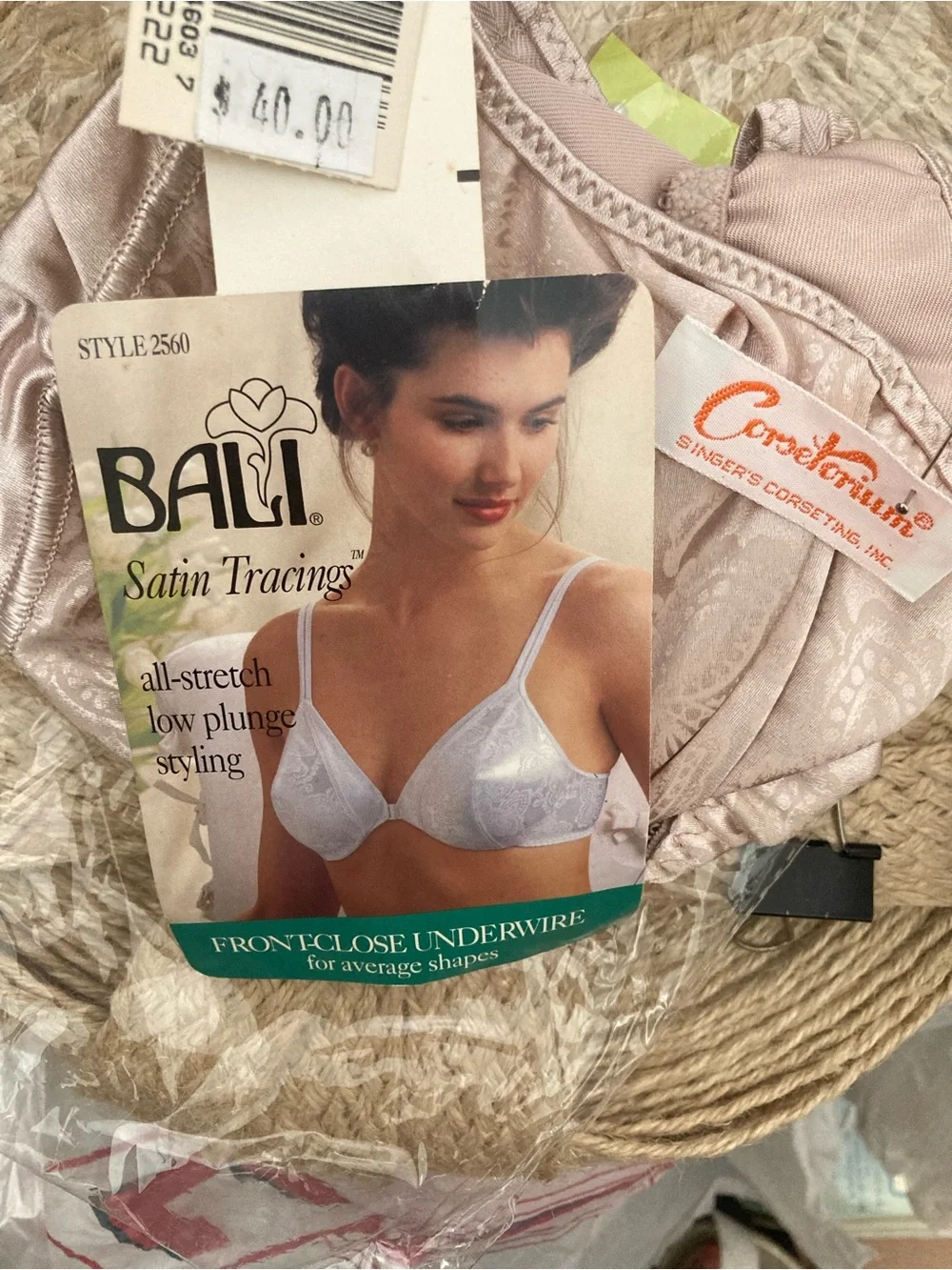 Bali Satin Tracings Front-Close Underwire Bra — Light Blush